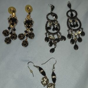 Elegant Black and Gold Dangle Earrings Set